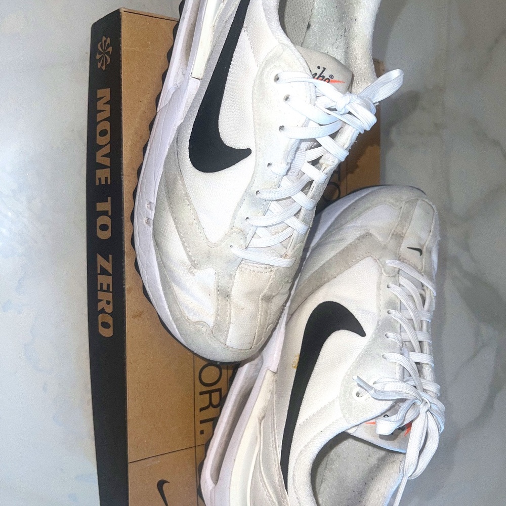 Size 7.5 - Nike Air Max Dawn White